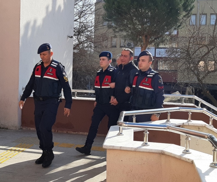 Tapu Memurlarına Rüşvet Operasyonunda 2 Kişi Tutuklandı