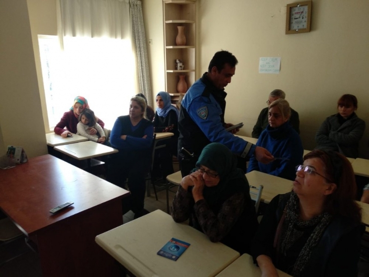 Polis Erkek Şiddetini Önlemek İçin Mahalle Mahalle Geziyor
