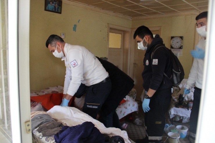 Yaşadığı Anlaşılınca Ekipler Seferber Olmuştu, Son Yolculuğuna Bir Avuç İnsan Uğurladı