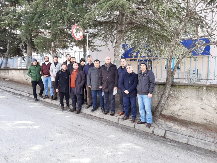 İyi Parti’nin Konferans Afişlerine Suç Duyurusu