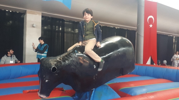 Bursa Ülkü Ocakları’ndan Merinos’ta Ücretsiz Şenlik