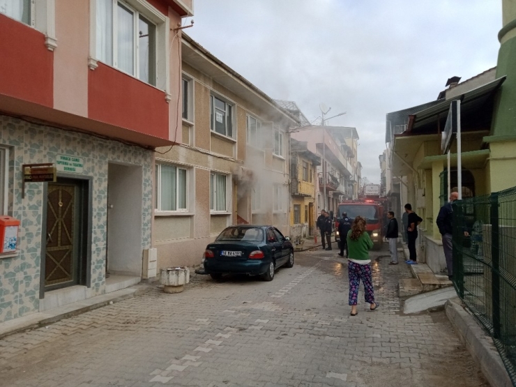Bursa’da Bodrum Katta Yangın