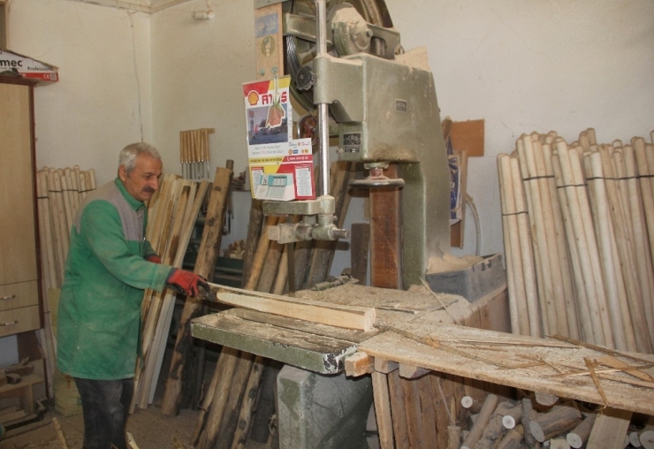 Kar Yağmayınca Kar Kürekleri Elde Kaldı