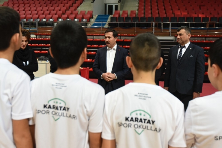 Karataylı Çocuklar Geleceğe Sporla Hazırlanıyor