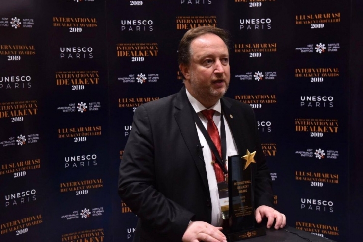 Karesi Belediyesi’ne Uluslararası İdealkent Ödülü