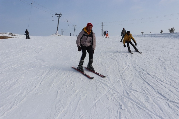 Küpkıran Kayak Merkezi’nde Sömestir Yoğunluğu