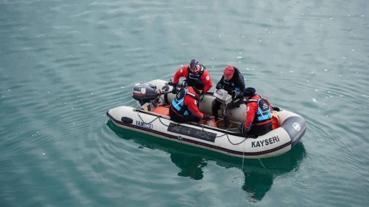 Türkuaz Arama Kurtarma Ekipleri Üniversiteli Gülistan’ı Aramaya Başladı