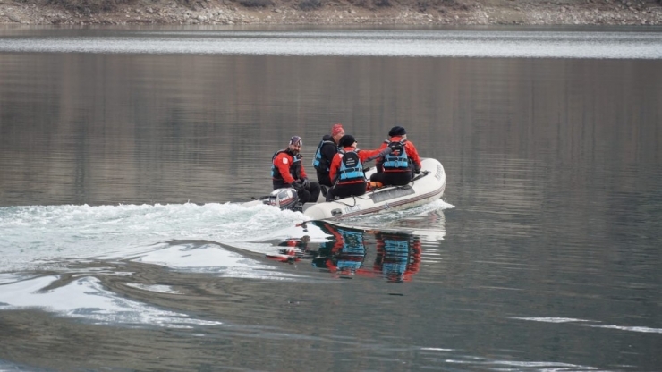 Türkuaz Arama Kurtarma Ekipleri Üniversiteli Gülistan’ı Aramaya Başladı