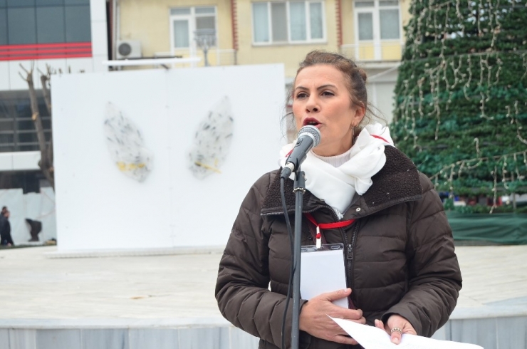 Çevreyolu İçin Uluslararası Karayolunu Trafiğe Kapattılar