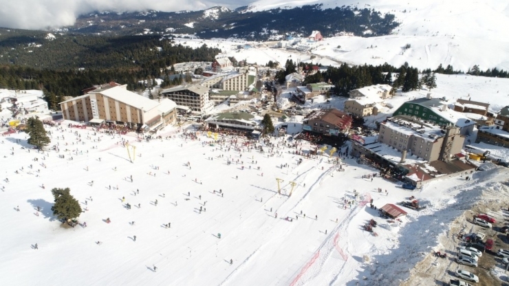 Tatilciler Yarıyılda Uludağ’a Akın Etti