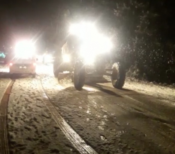 Osmaniye’de Kar Görmeye Gidip Mahsur Kalan Vatandaşlar Kurtarıldı