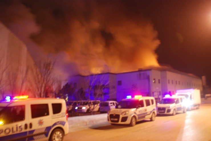 Tokat Yazmacılar Hanı Alevlere Teslim Oldu