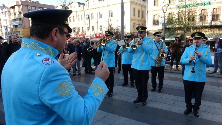 En Genci 21, En Yaşlısı 60 Yaşında