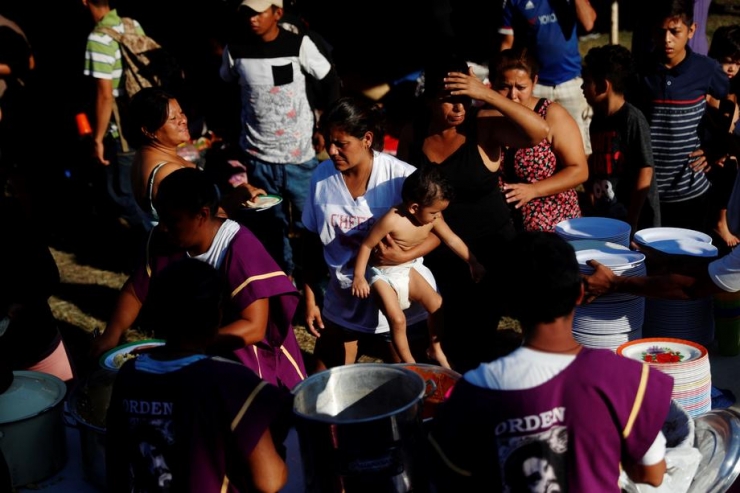 Abd’ye Gitmek İsteyen Orta Amerikalı Göçmenler, Meksika Sınırında Bekliyor