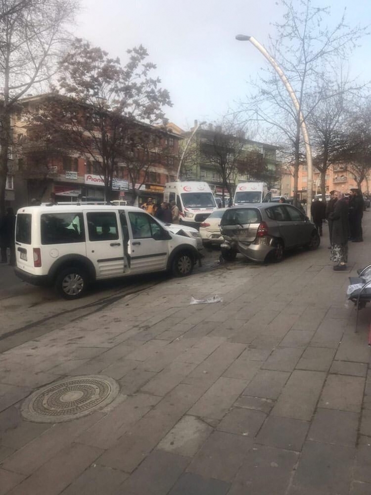 Başkent’te Dolmuş Kazası: 7 Yaralı