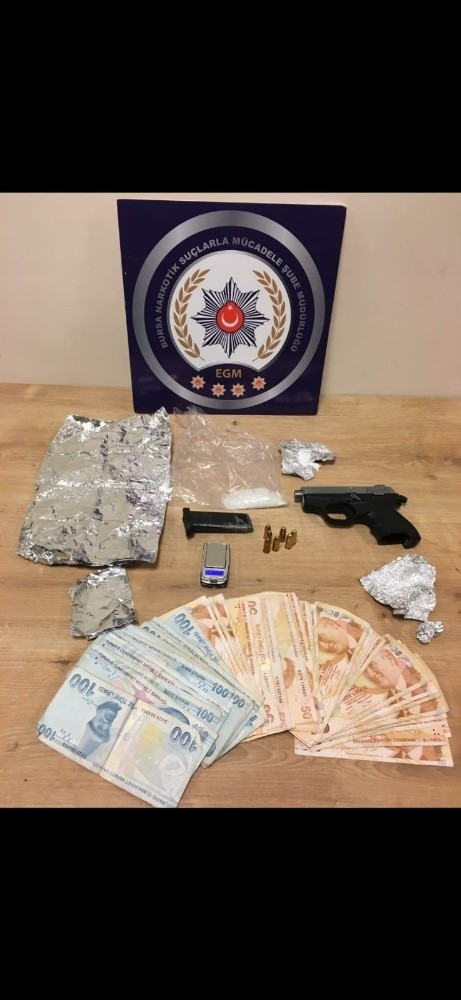 Bursa’da Uyuşturucu Operasyonu: 4 Gözaltı