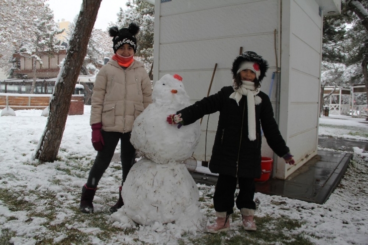 Çorum Güne Karla Uyandı