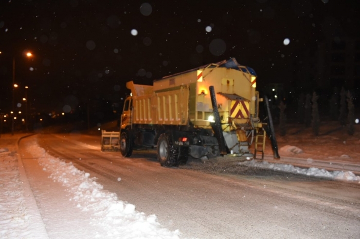 Çorum Belediyesi’nden Kar Mesaisi