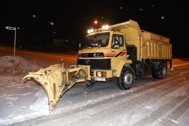 Çorum Belediyesi’nden Kar Mesaisi