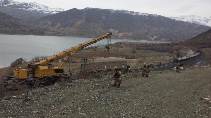 Mayınlı Saldırıda Devrilen Vagonlar 4. Yılında Kaldırıldı