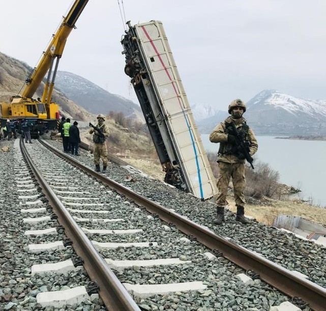 Mayınlı Saldırıda Devrilen Vagonlar 4. Yılında Kaldırıldı
