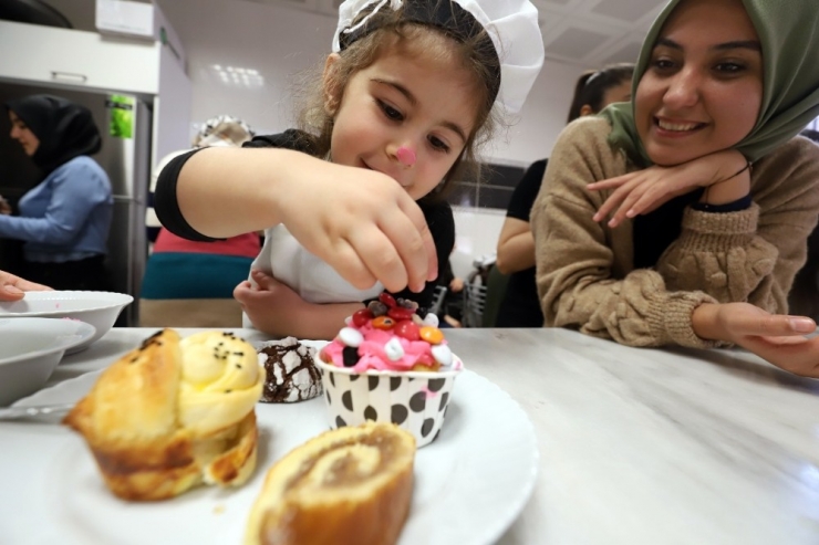 Komek Şehrin Çocuklarını Ağırladı