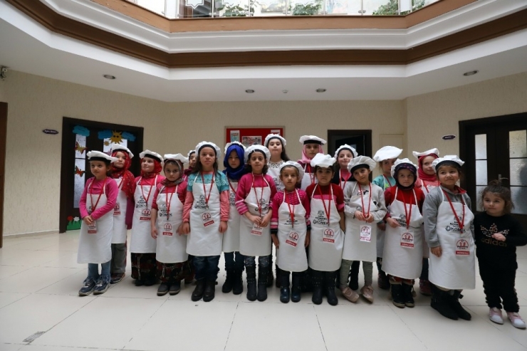 Komek Şehrin Çocuklarını Ağırladı