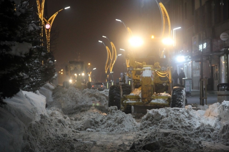 Hakkari’de Karla Mücadele Çalışması
