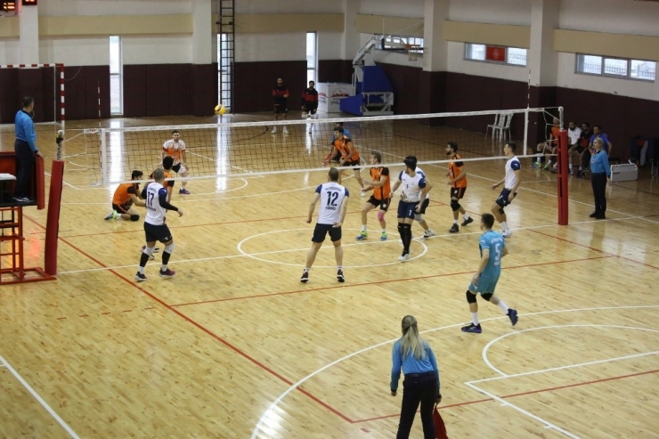 Haliliye Belediyespor Liderliğini Sürdürüyor