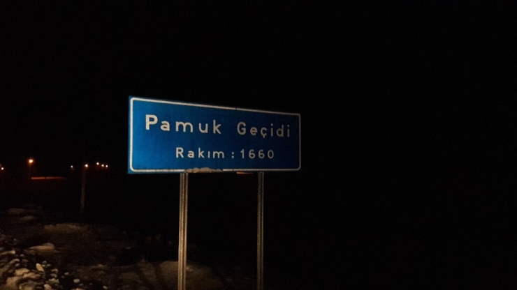 Iğdır-doğubayazıt Karayolunda Yoğun Kar Yağışı