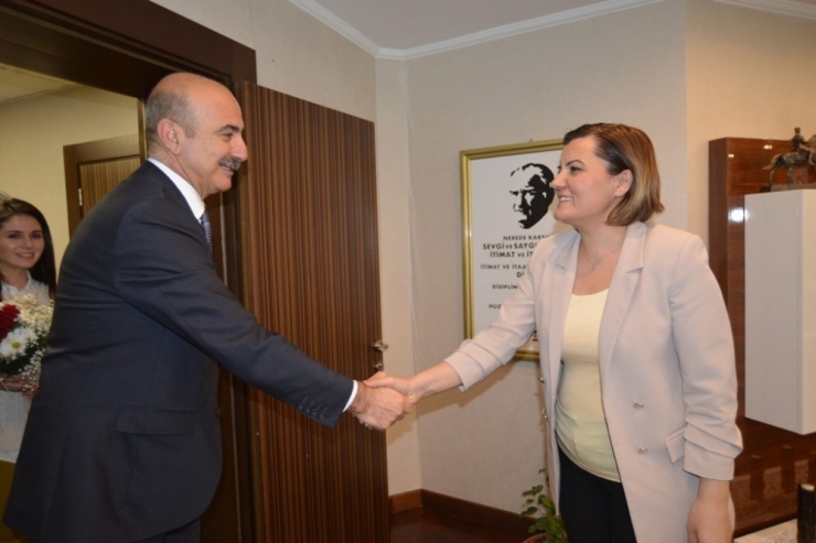 Hürriyet, Mahalle Meclisleri İçin İlk Adımı Attı