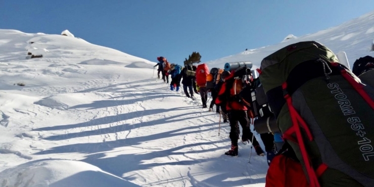 Şehitleri 3 Bin 54 Metrede Andılar