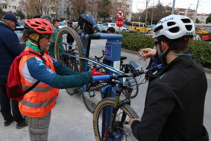 Manisa’da İlk Bisiklet Bakım İstasyonu Açıldı