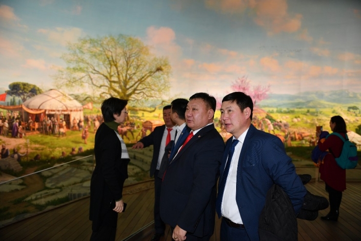 Fetih Müzesi’ne Moğol Akını