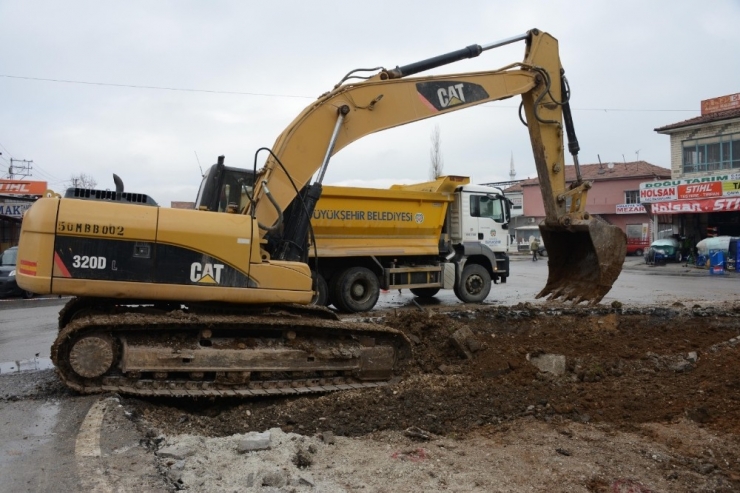 Sanayide Yol Düzenleme Çalışmaları Yapılıyor