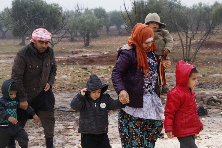 Sığınmacılar, Güvenli Yer Bulmak İçin Sürekli Göçüyor