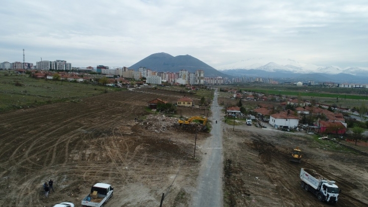 Talas’ta 331 Bin Metrekare Saha Temizliği Yapıldı