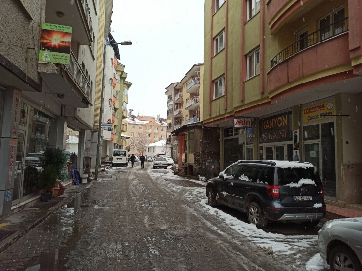 Tunceli’de Kar 184 Köy Yolunu Ulaşıma Kapattı