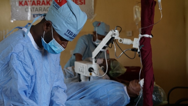 Etiyopya’da Kararmış Gözlere Işık Oldular