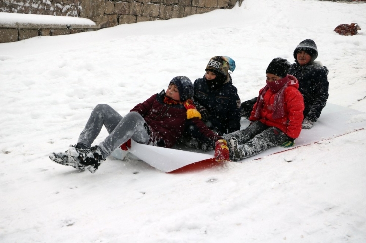 Yozgat’ta Karın Keyfini Çocuklar Çıkardı