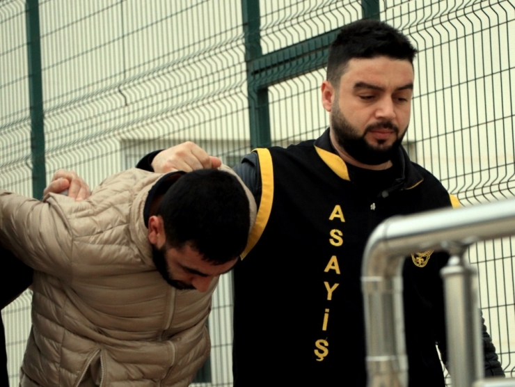 10 Eve Tırmanıp 100 Bin Liralık Eşya Çalan İki Hırsız Tutuklandı