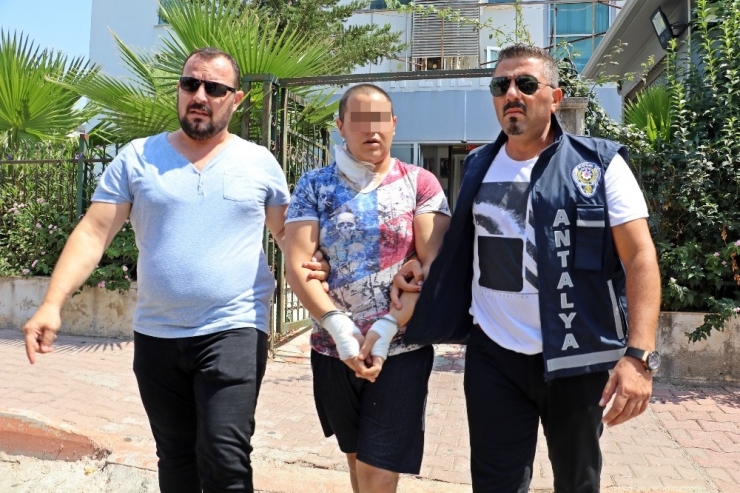 Hamile Ablasını 13 Bıçak Darbesiyle Öldüren Kardeş, İlk Kez Hakim Karşısında