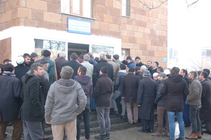 Güroymak, Kaybettiği Barış Elçisine Ağlıyor