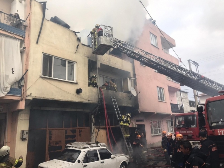 Bursa’da Yangın...yaşlı Kadın Yanarak Can Verdi