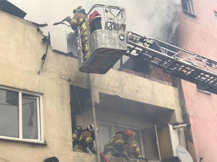 Bursa’da Yangın...yaşlı Kadın Yanarak Can Verdi