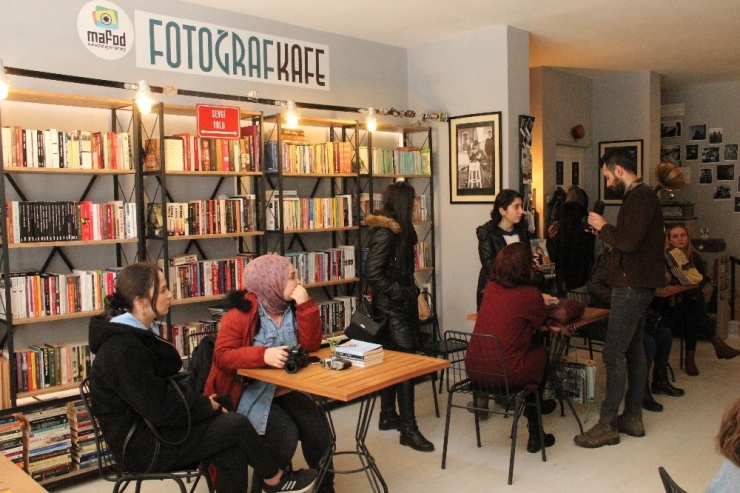 Bu Kafe Çok Farklı