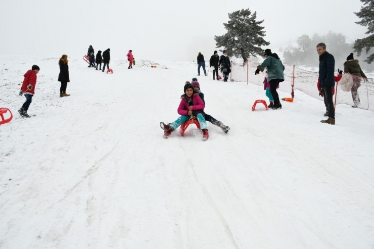 Sevgi Evlerinde Kalan Çocuklar Keltepe Kayak Merkezi’nde Doyasıya Eğlendi