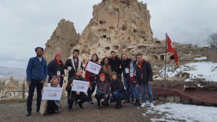 Lösemili Gençlere Kapadokya’da Moral Gezisi