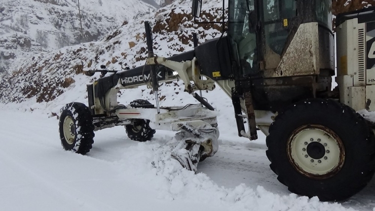 Muş’ta 95 Köy Yolu Ulaşıma Açıldı