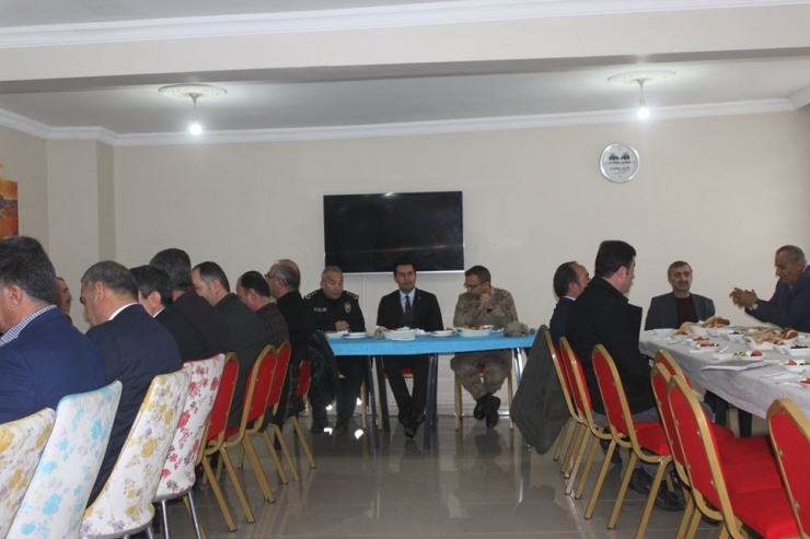 Kaymakam İlidi, Kanaat Önderleriyle Bir Araya Geldi